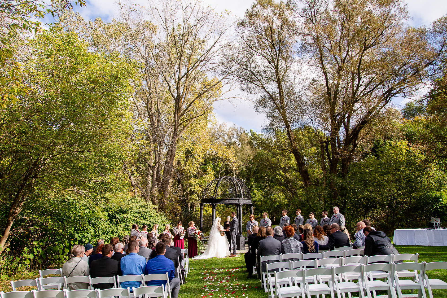 outdoor ceremony Elm Hurst wedding photography by london ontario photographer Woodgate Photography